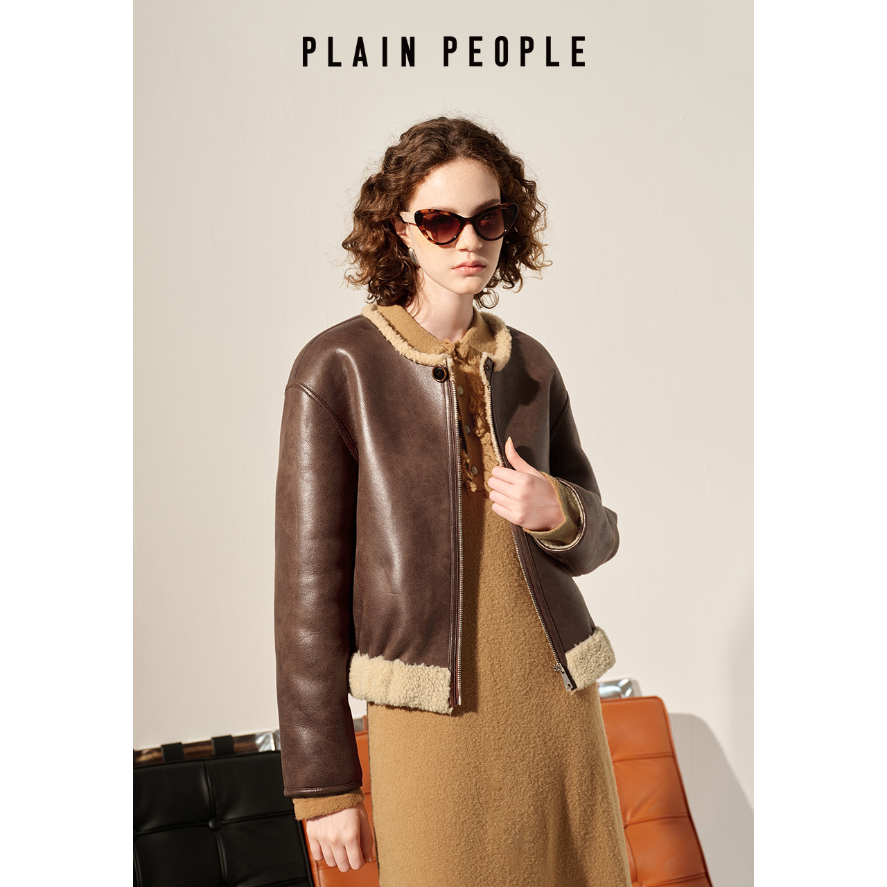 美拉德复古圆领加厚皮衣夹克短外套女2024冬季新品UH1701C41