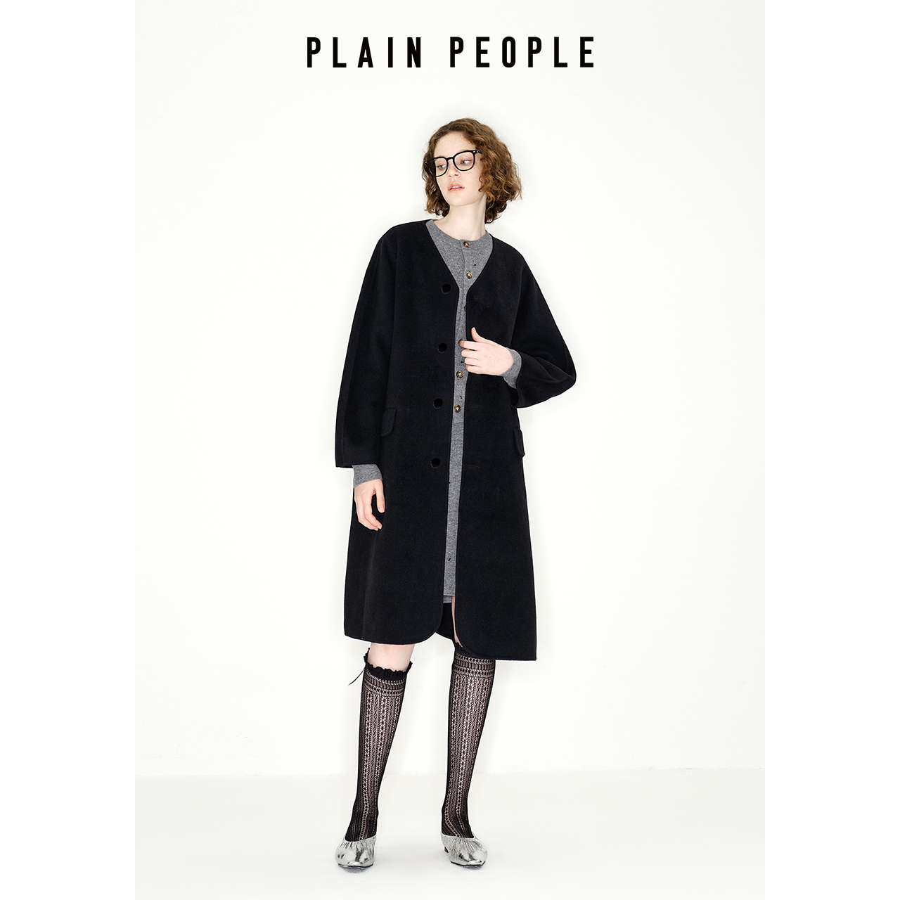 复古绵羊毛学院风V领毛呢黑色大衣外套女2024冬季新品UC0603C41