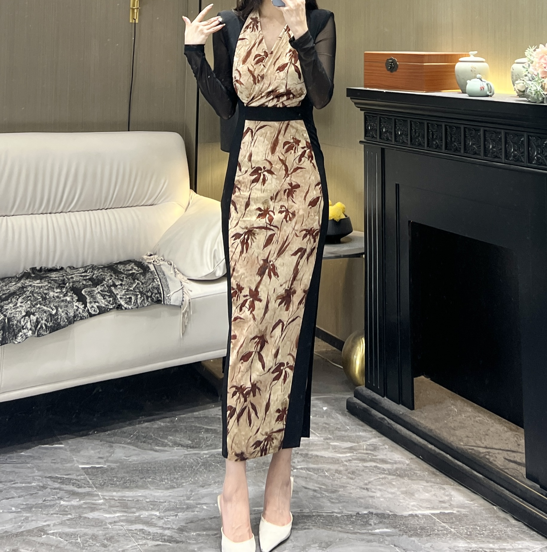 气质女人味轻奢V领长袖拼接花色印花显瘦修身包身百搭开衩连衣裙