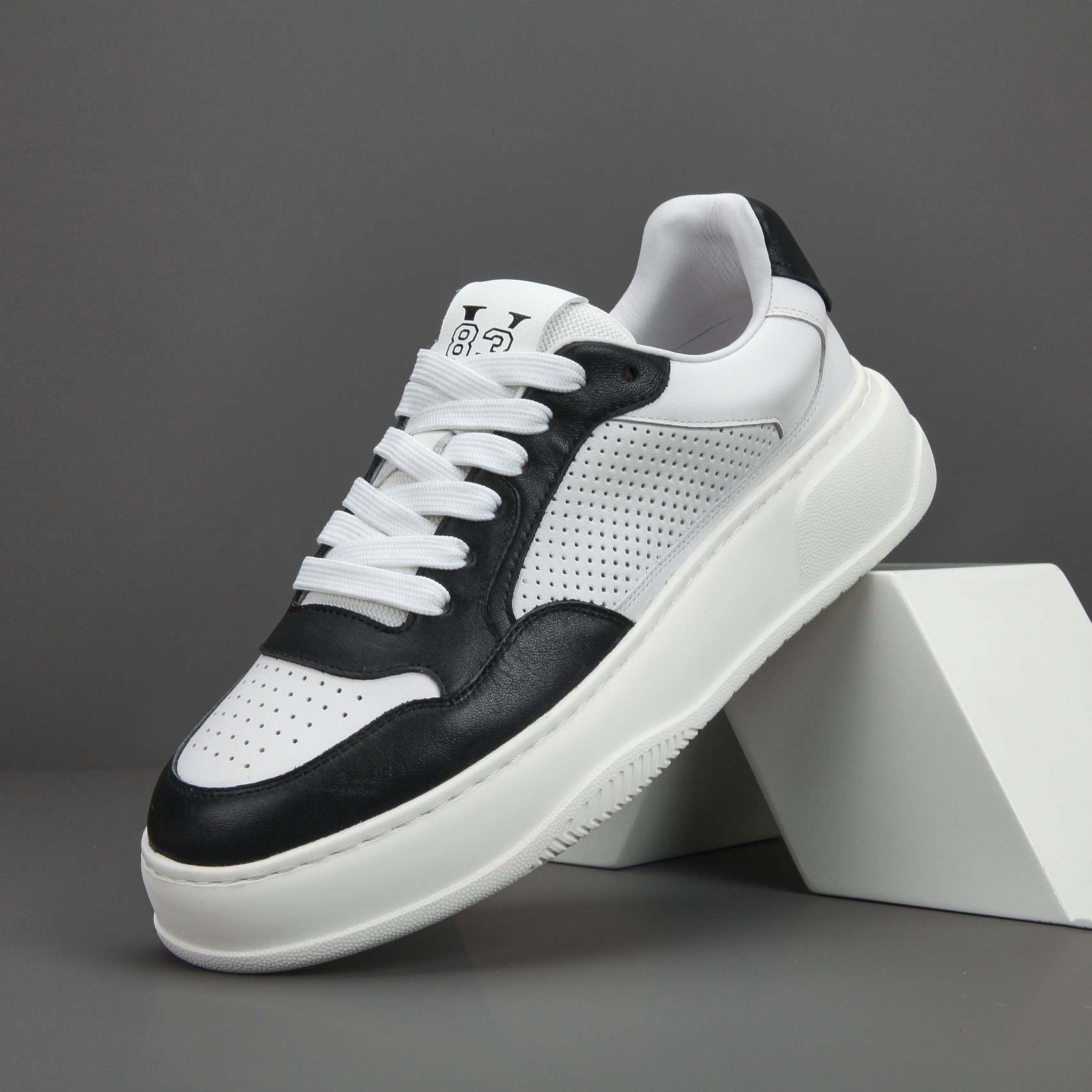 50088新款时尚百搭夏季舒适透气软底轻质低帮潮鞋头层牛皮男鞋