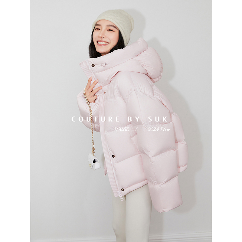 SUK【时髦态度】秋冬新款时尚短款连帽廓形宽松鹅绒羽绒服女SK4707