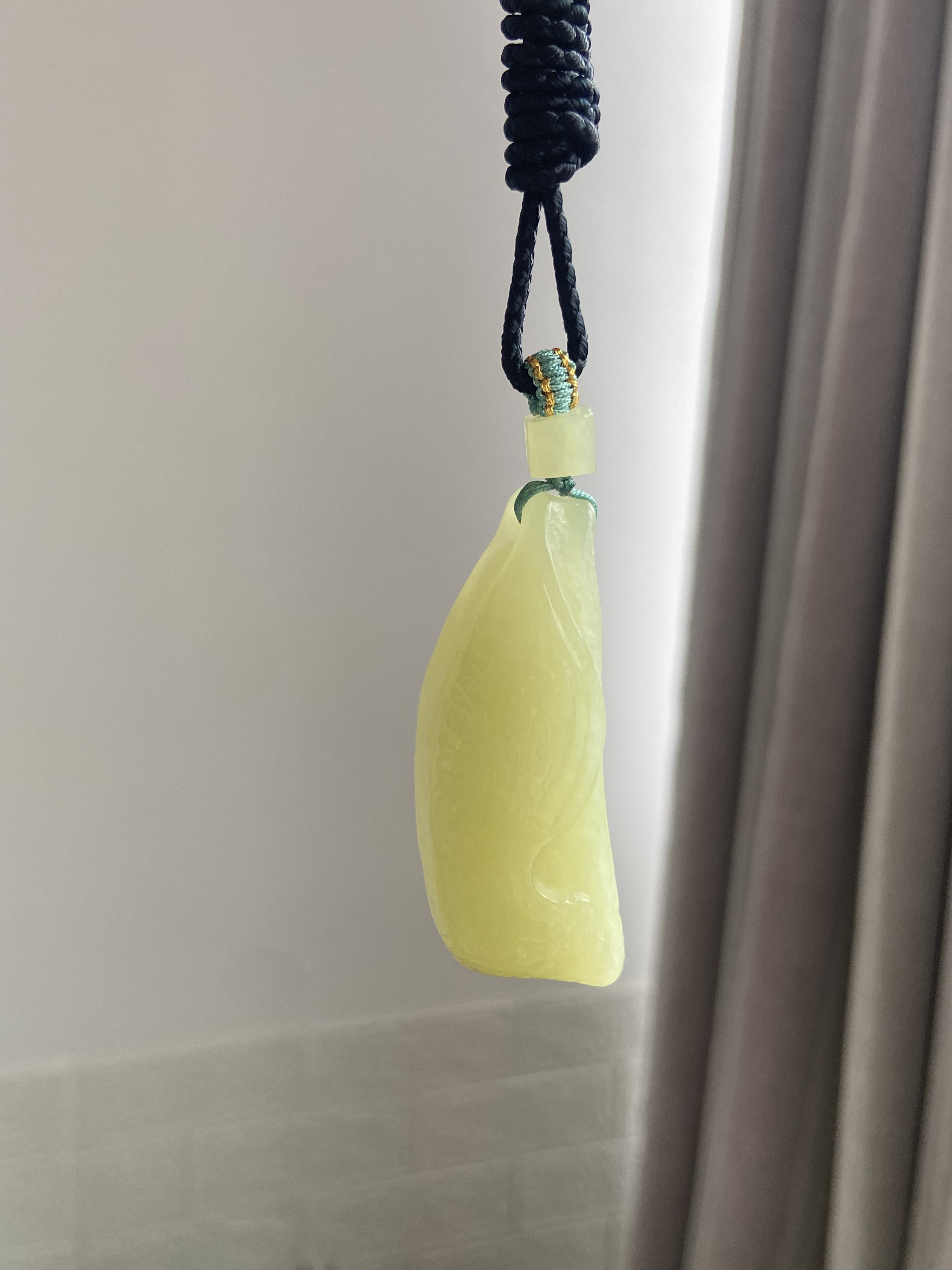 和田玉纯色黄口料扭转乾坤挂坠项链随形吊坠挂件