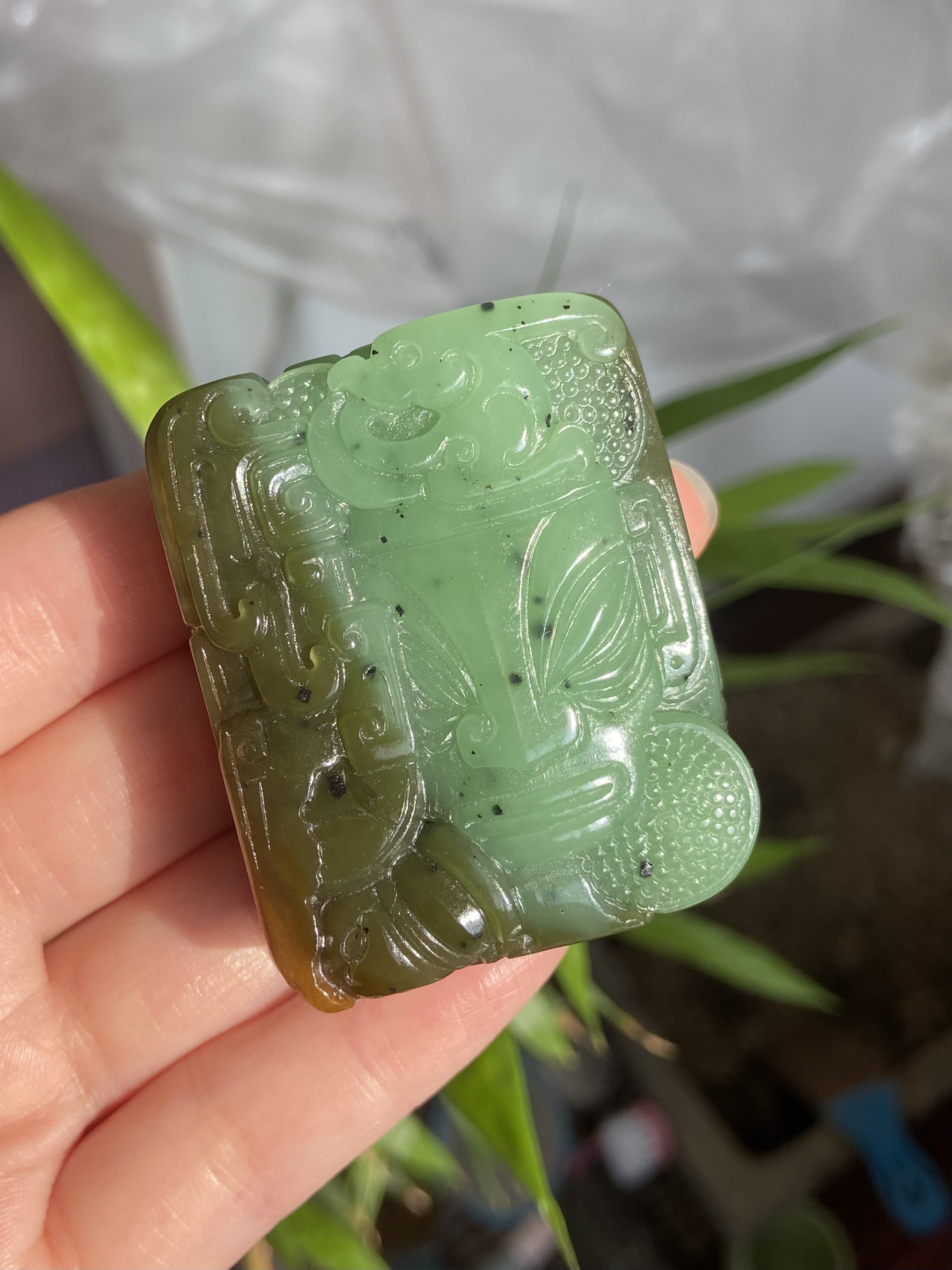 和田玉两色仿古三星堆脸谱题材方牌子挂件双面雕刻锦辉堆吊坠