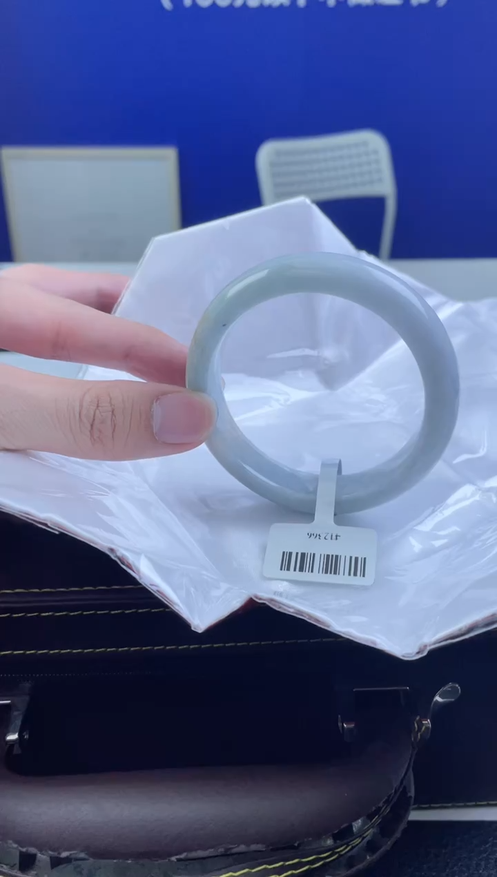 【闪购商品】翡翠手镯未镶嵌3微瑕