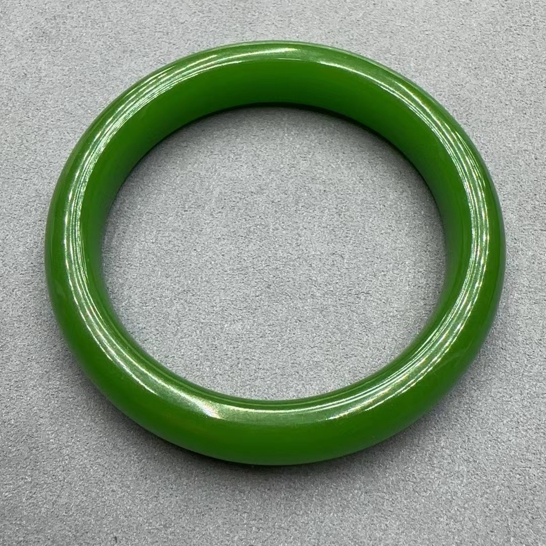 和田玉碧玉手镯绿色