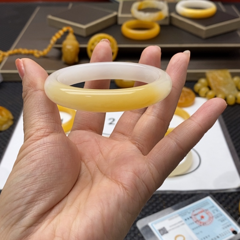 【闪购商品】石英质玉（黄龙玉）手镯未镶嵌安*?