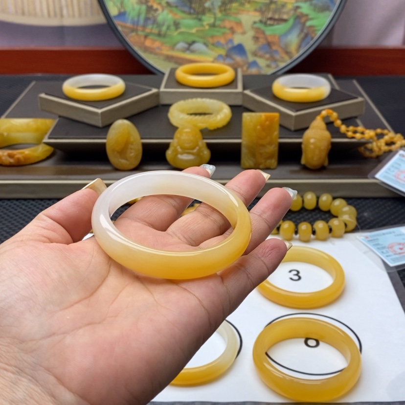 【闪购商品】石英质玉（黄龙玉）手镯未镶嵌细**霏