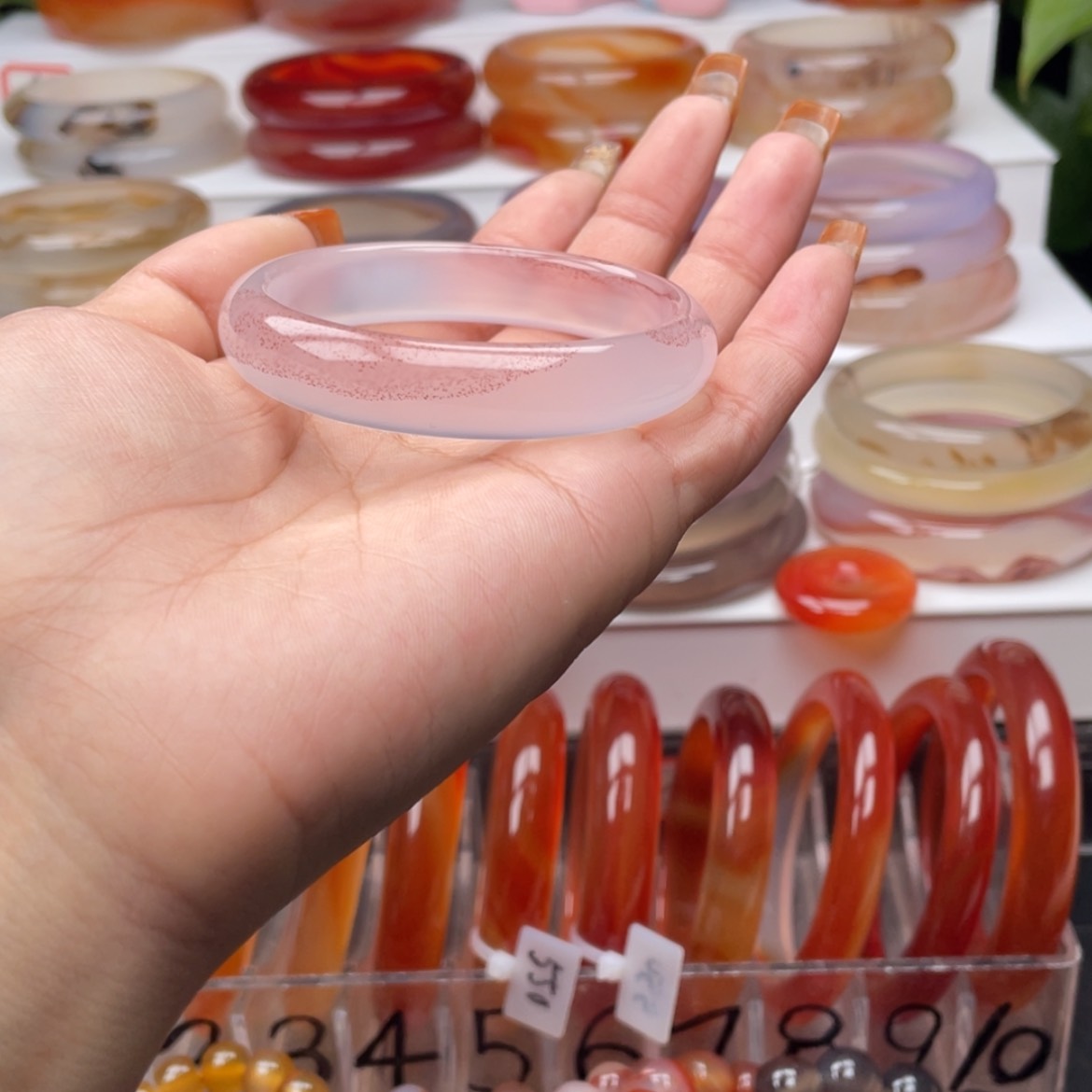 【闪购商品】玛瑙/玉髓手镯未镶嵌小***大