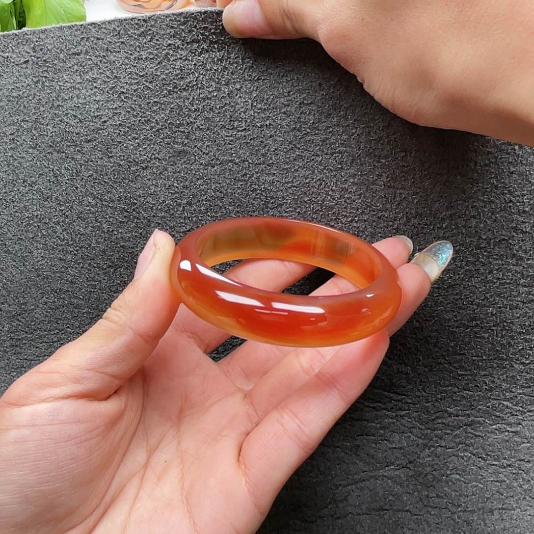 玛瑙/玉髓手镯未镶嵌