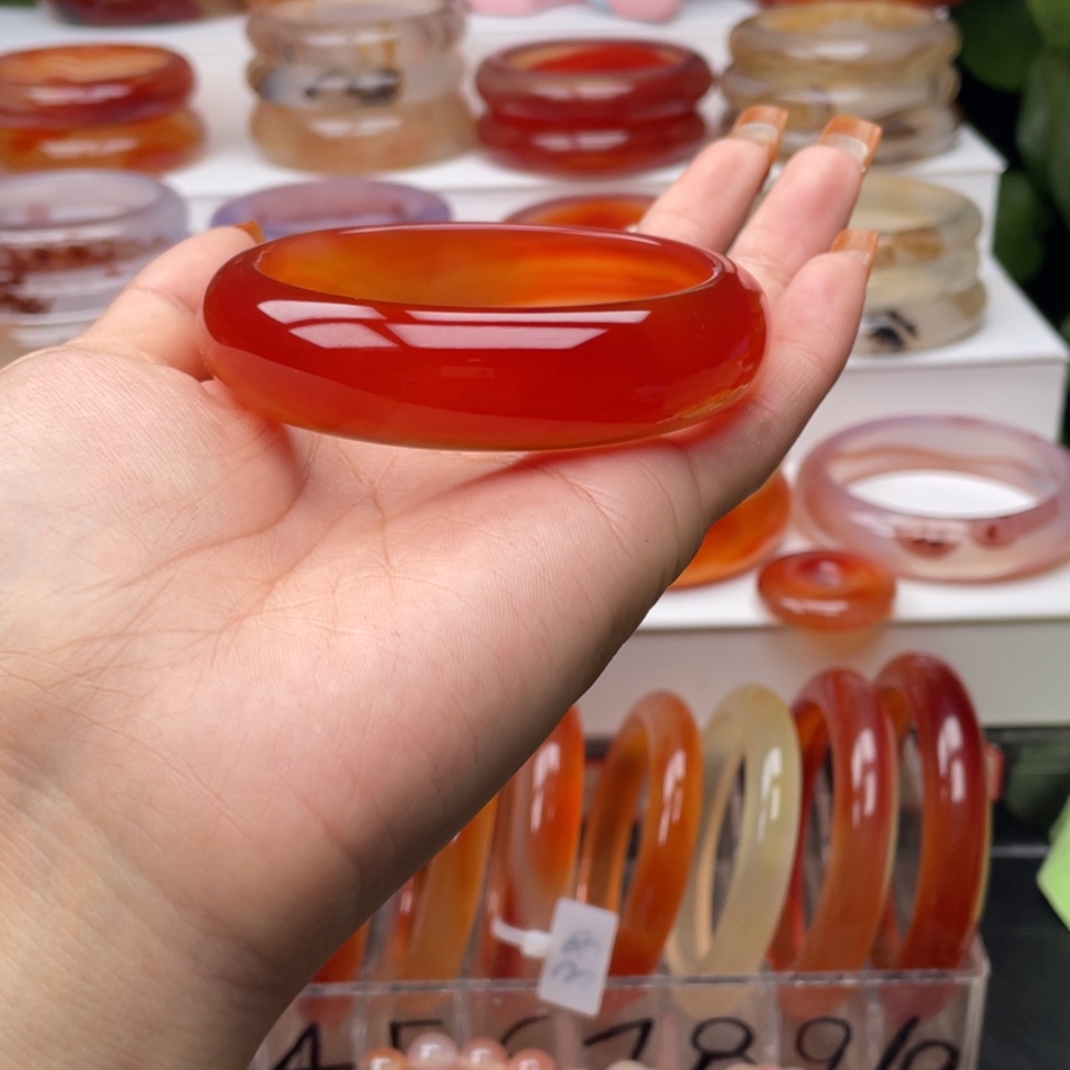 【闪购商品】玛瑙/玉髓手镯未镶嵌糯**圆