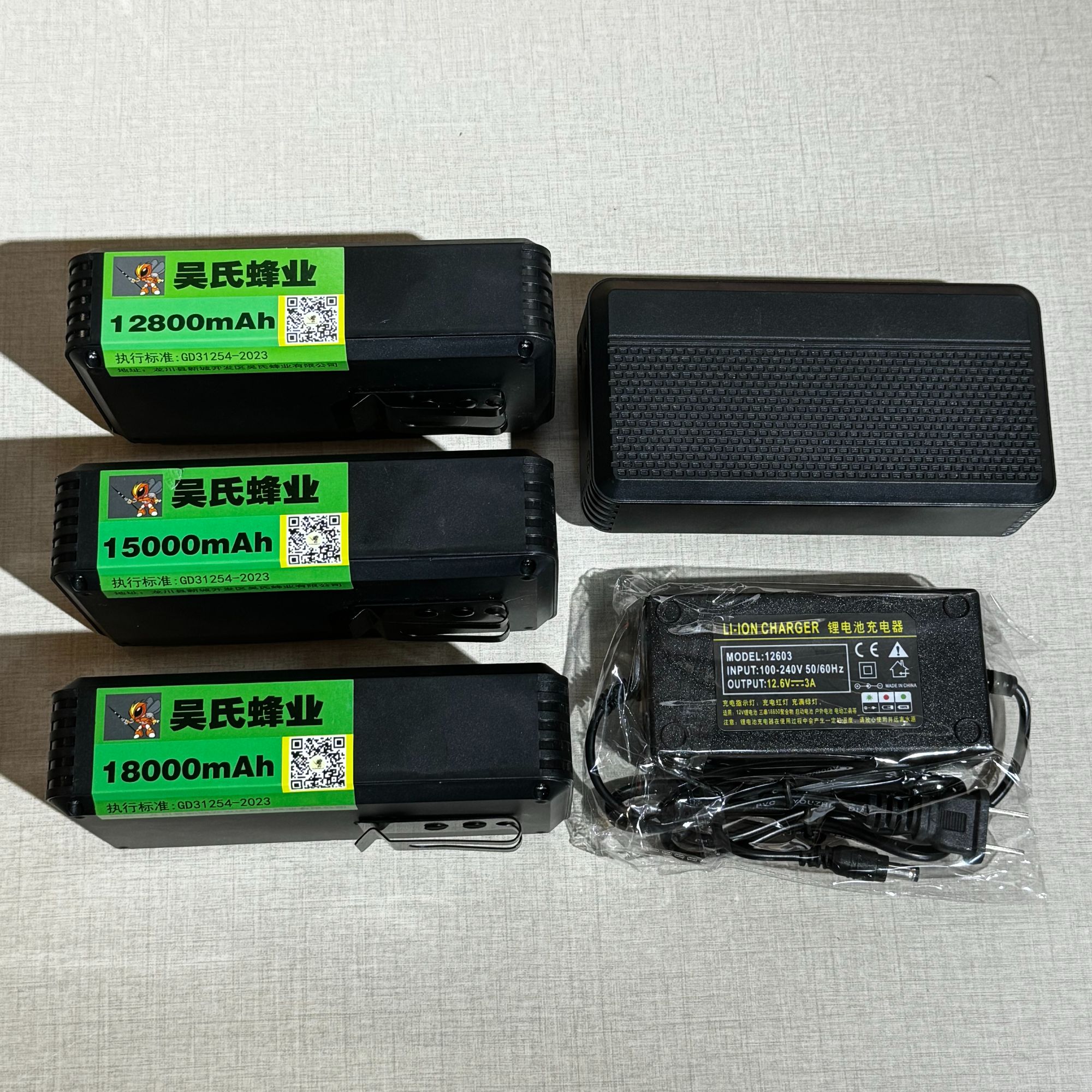 锂电池12V大容量厂家直销马蜂服通用充电宝防爆吴氏防蜂服同款