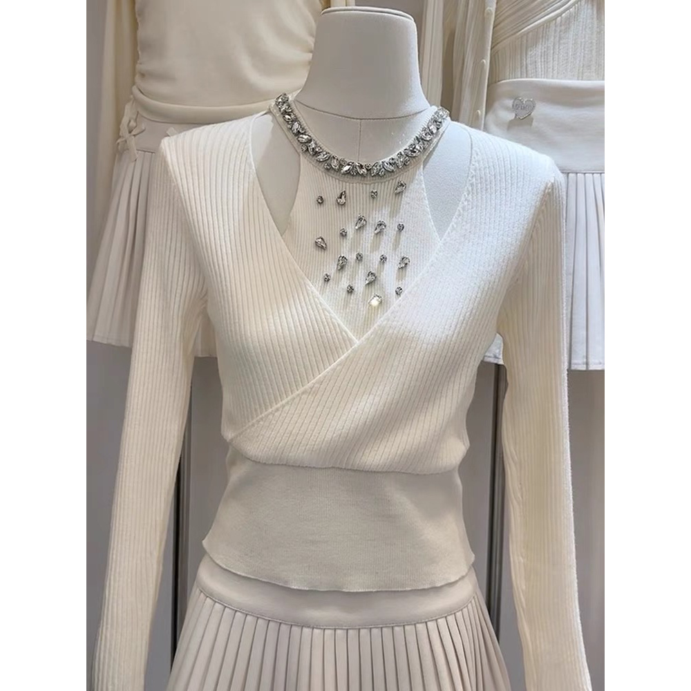 (Xy精选）(061) 设计性感挂脖重工镶钻针织衫上衣修身显瘦长袖毛衣