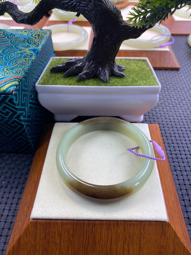 和田玉且末黄口天地糖手镯时尚大气