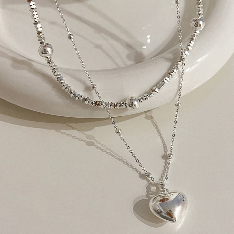 合金项链 ins银色爱心项链气质锁骨链高级感颈链配饰轻奢2024新款
