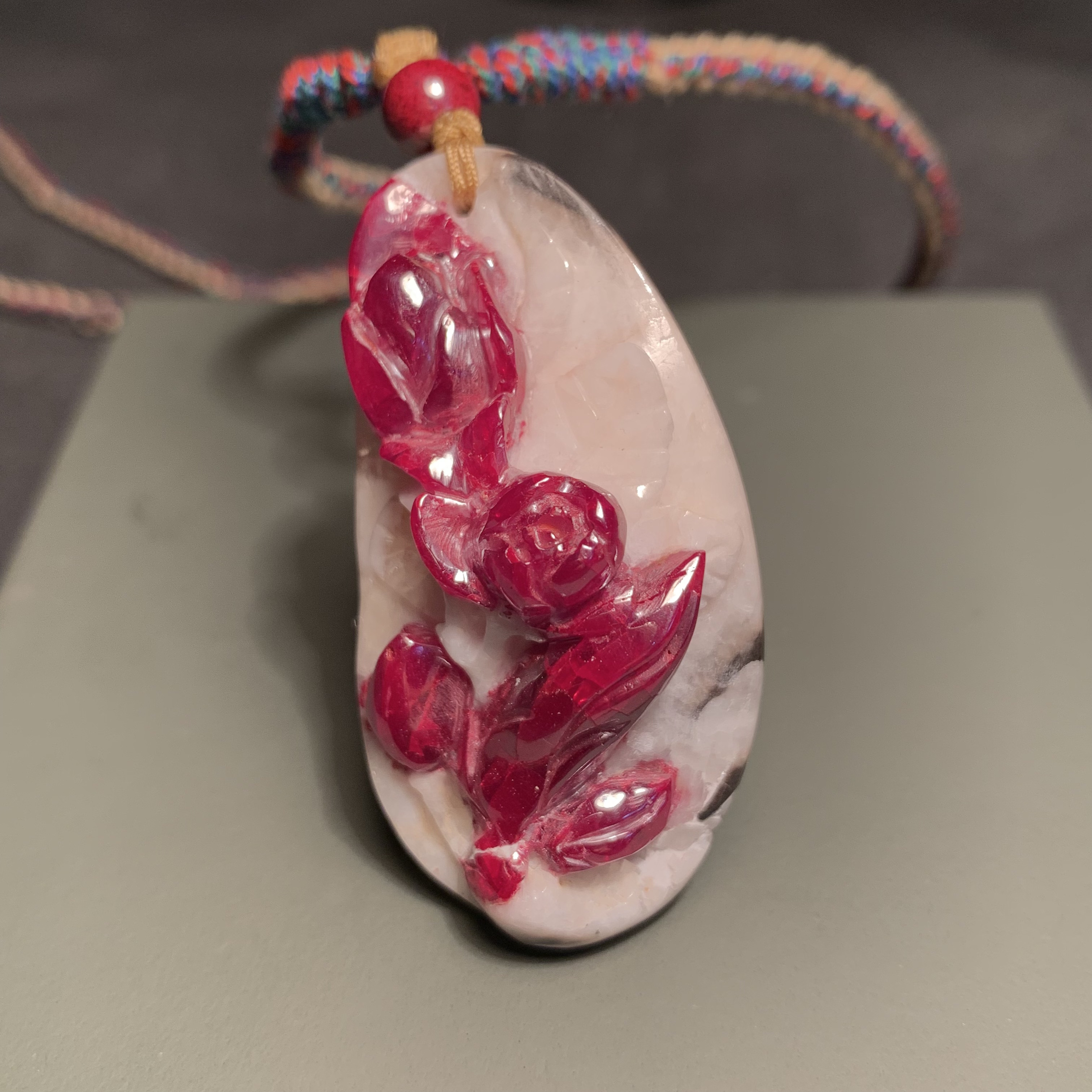 天然辰砂晶体原石精雕花开富贵吊坠女款高货