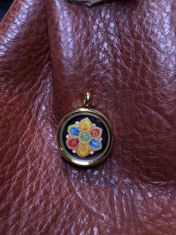 钛钢玻璃吊坠 莲花六字文玩吊坠 纯手工复古彩色