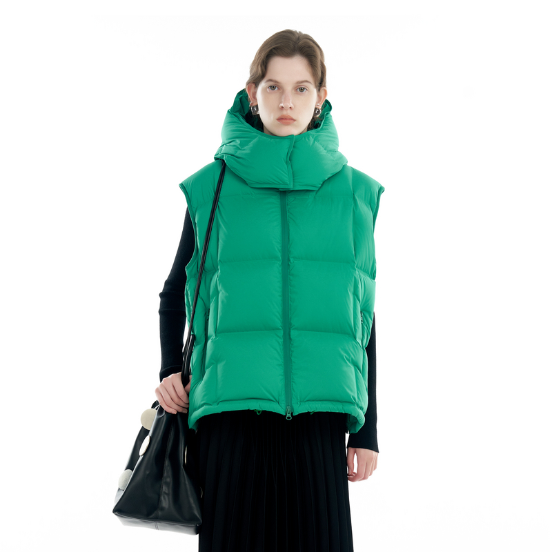 IIIVIVINIKO"无缝一体工艺"大方格弹力直充绒羽绒马甲M349201126D