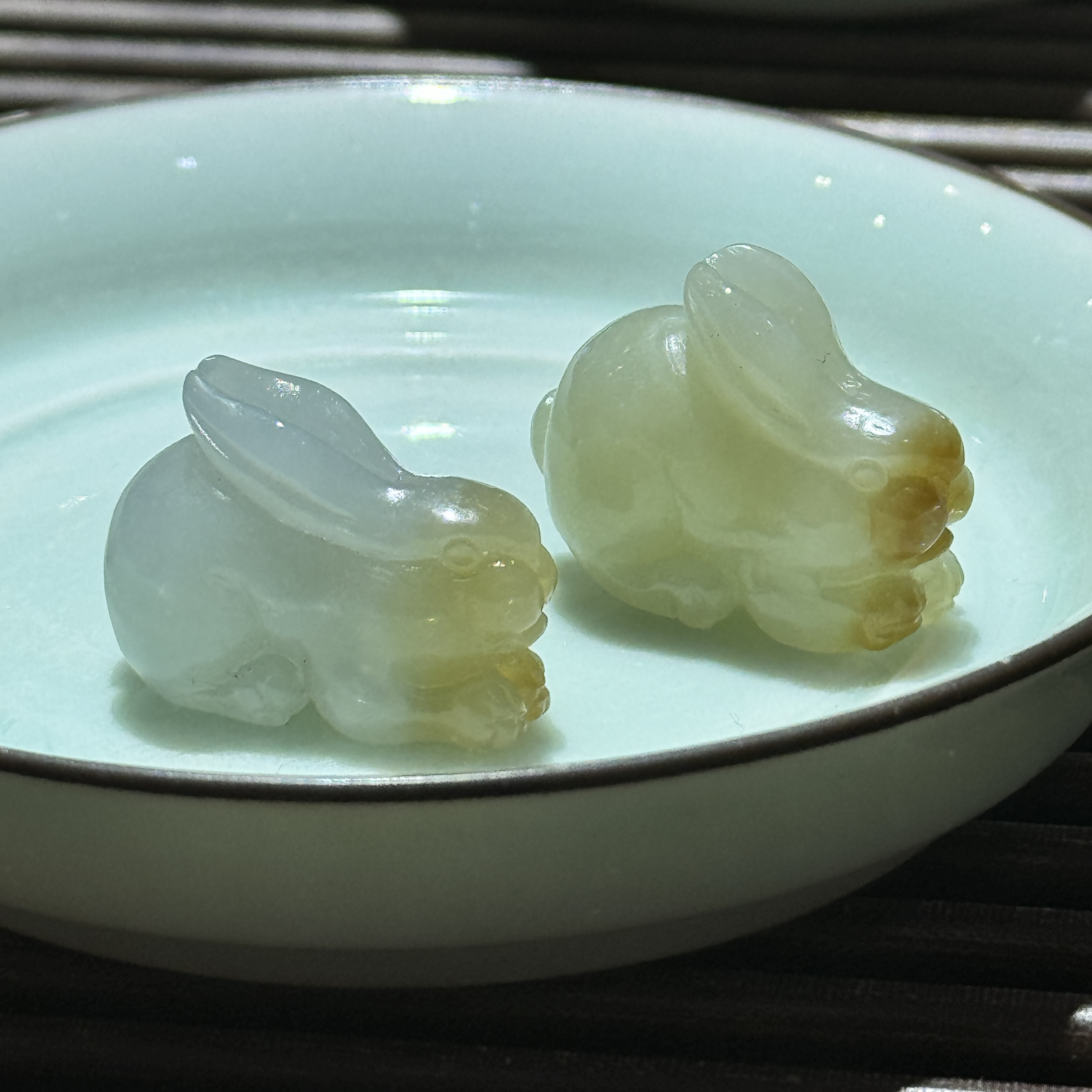 小兔子|新疆和田玉且末料小兔子吊坠项链挂件金山料糖白且末蓝