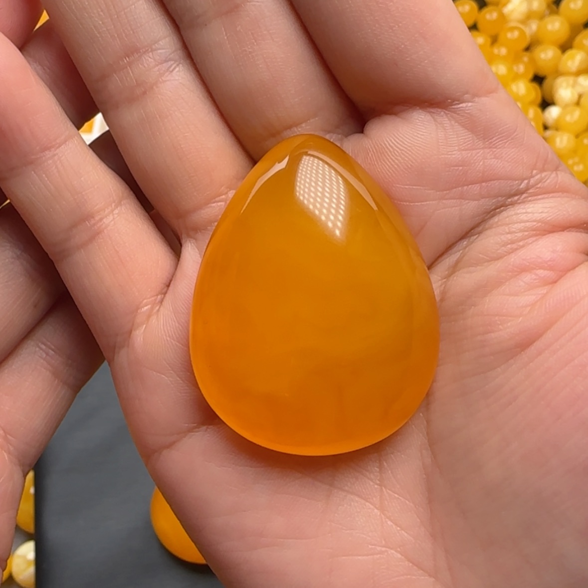 【闪购商品】琥珀颈饰未镶嵌德****头