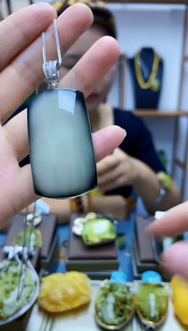【闪购商品】琥珀裸石银S925镶嵌琥珀吊坠