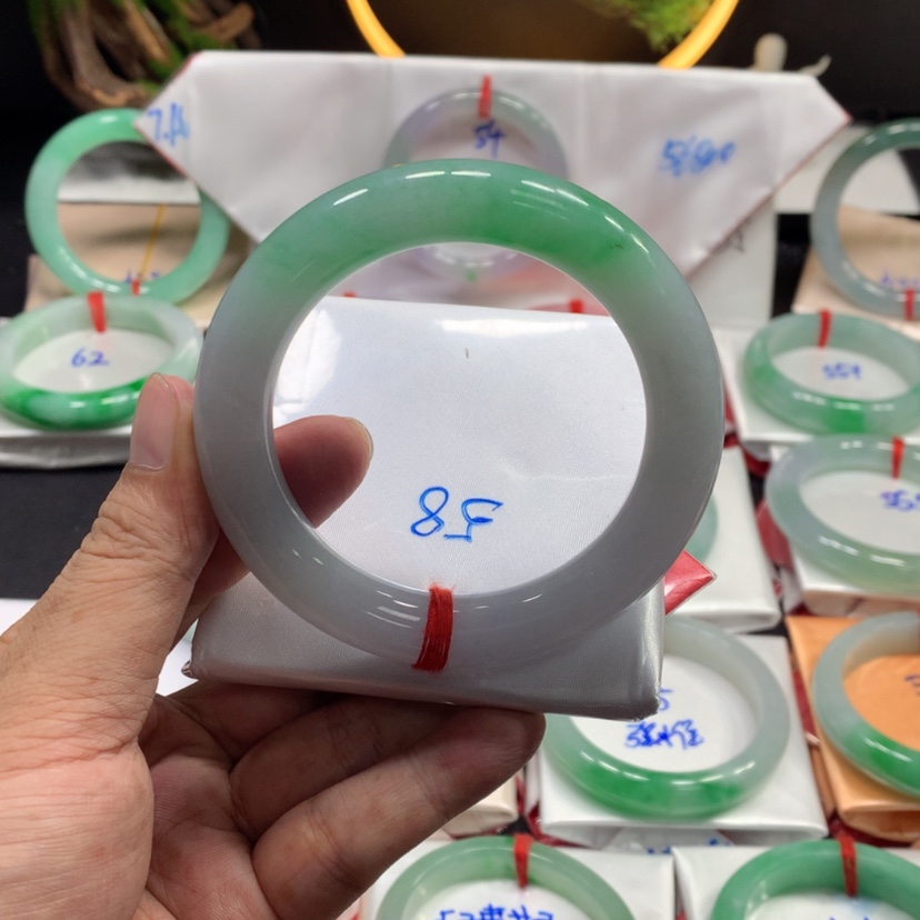 【闪购商品】翡翠手镯未镶嵌翡翠