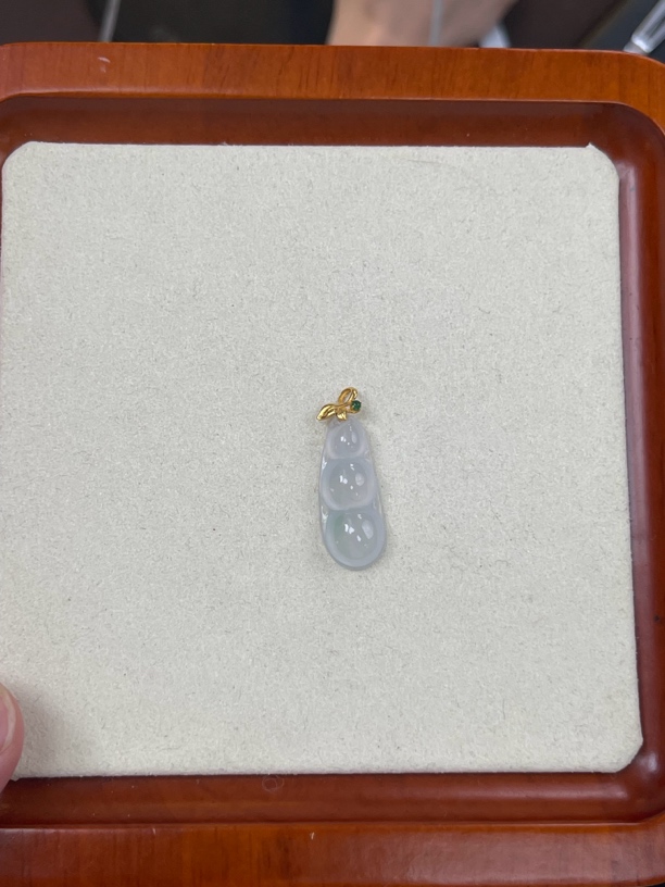 天然缅甸a货翡翠18k金扣头豆子