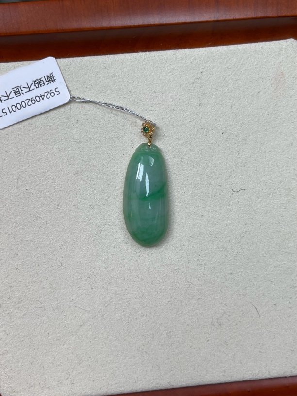 天然缅甸a货翡翠18k金绿福瓜