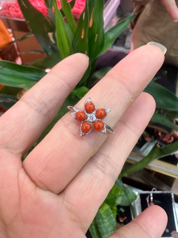 南红女戒镶嵌 南红品质满色满肉 色艳红