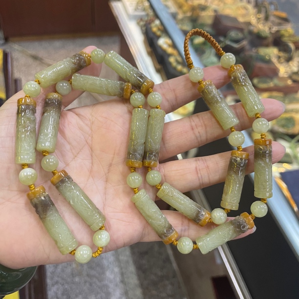 和田玉三色龙柱项链颗颗带皮天然玉石手工雕刻龙盘柱挂件链