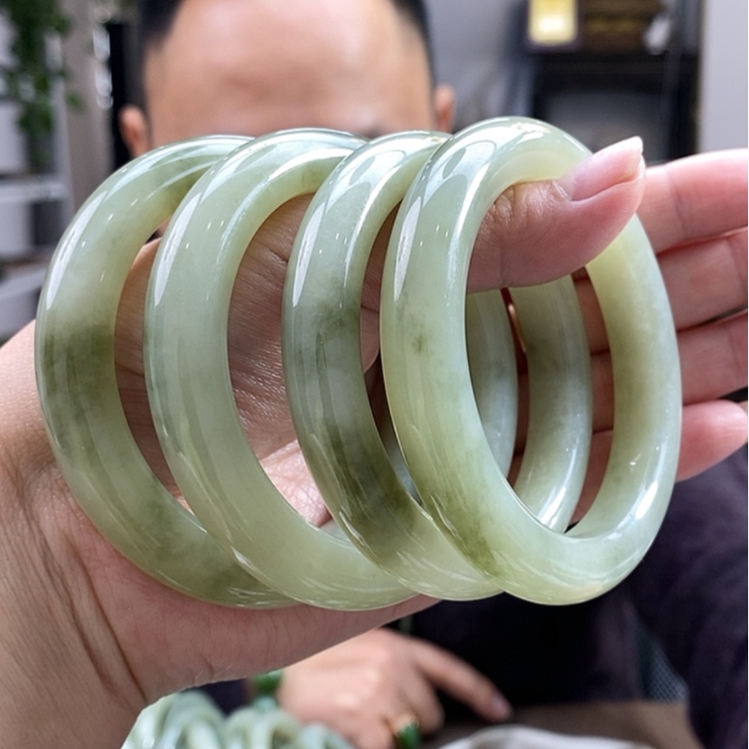 【闪购商品】和田玉手镯未镶嵌拍一发一，多样性发货