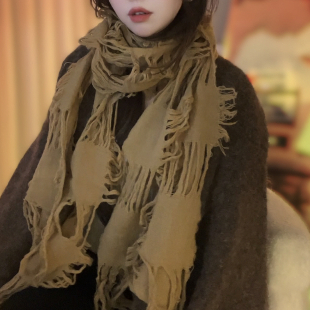 废土风酷飒围巾时尚百搭纯色女士含羊绒长款保暖秋冬复古韩版破洞