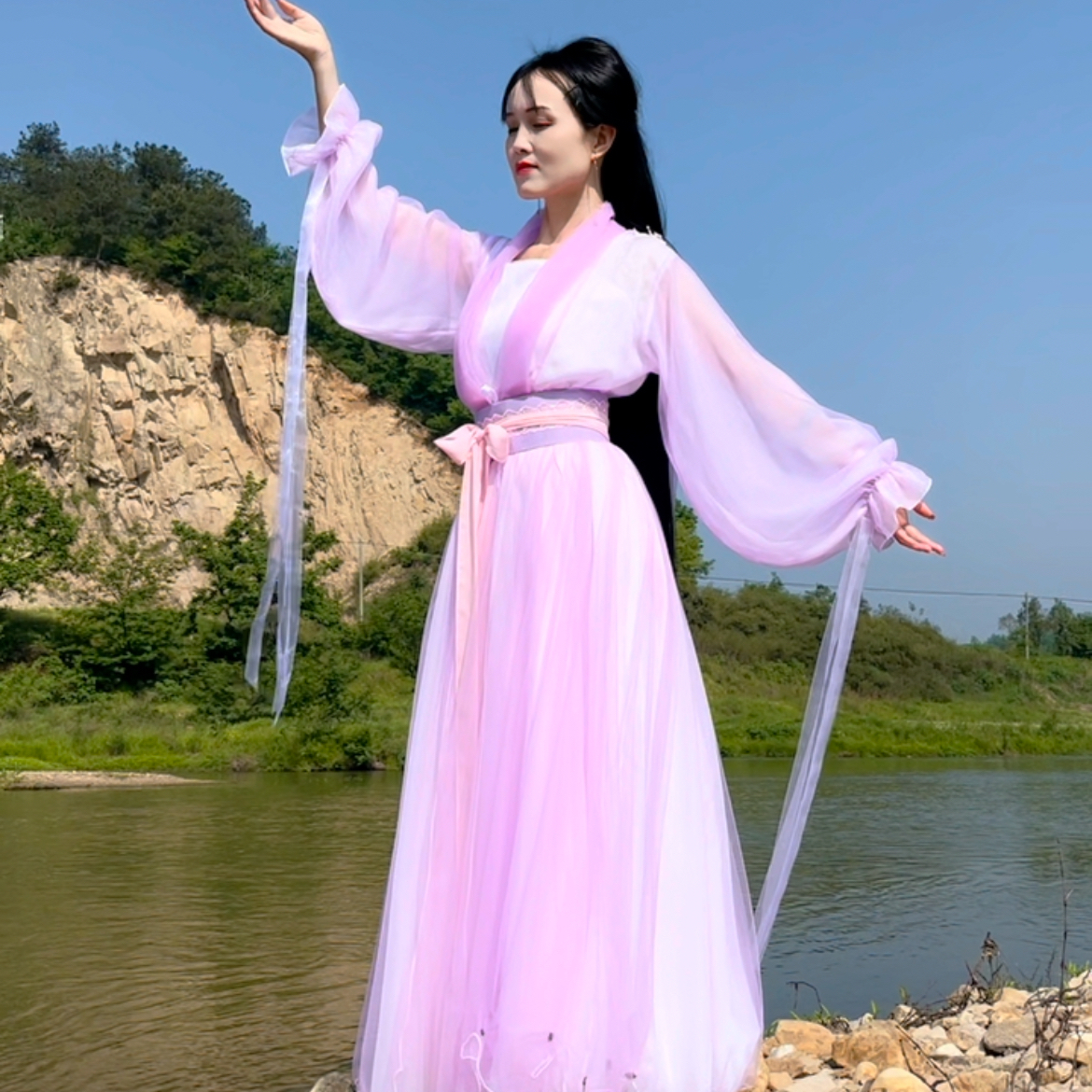 紫粉色灯笼袖日常元素款中国风影视服装