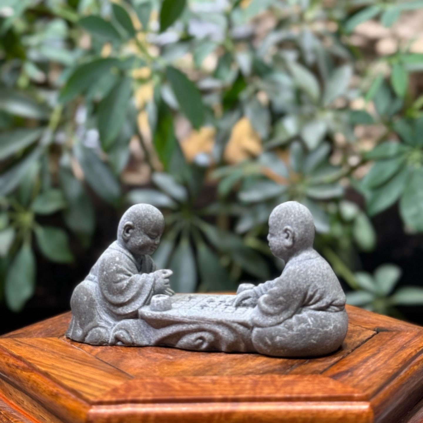 新中式复古风格青沙石童子下棋桌面鱼缸茶桌茶宠装饰微景观造景