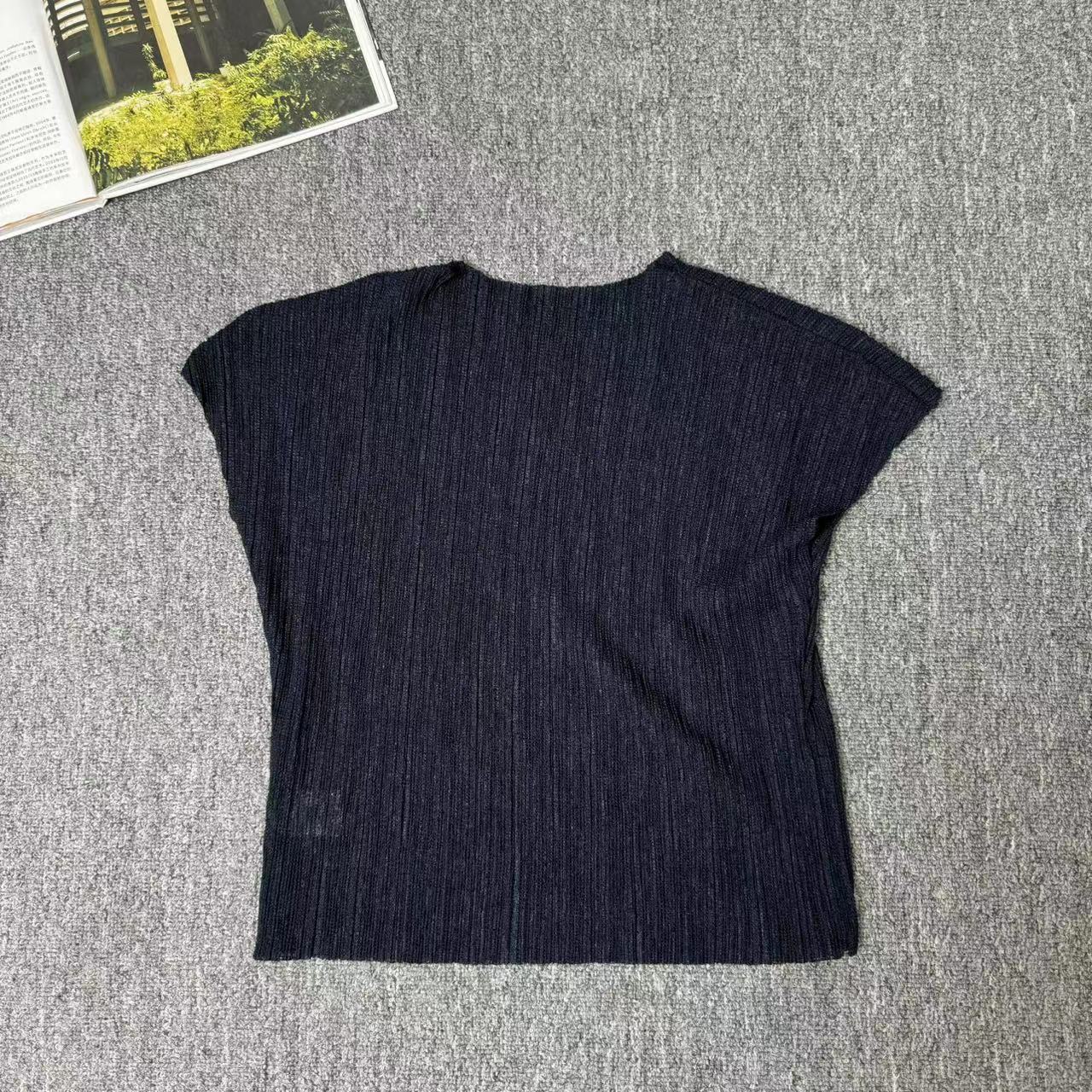 13043余小鱼 藏青色纯色竖坑条韩系修身夏季百搭短袖T恤女装