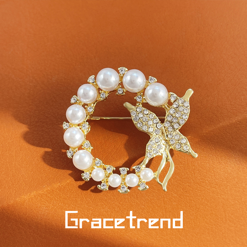 Grace trend 铜合金仿珍珠胸针 轻奢花环胸针衣饰女高级感 D-075