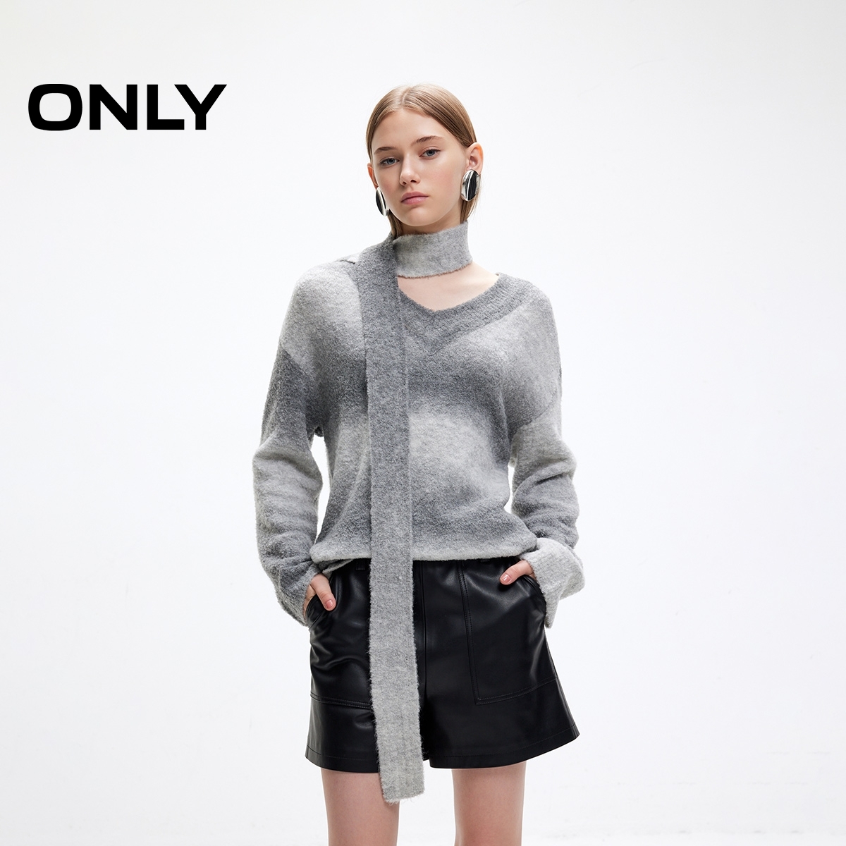 ONLY2025秋季新款时尚优雅宽松围巾V领渐变针织衫女|125113011