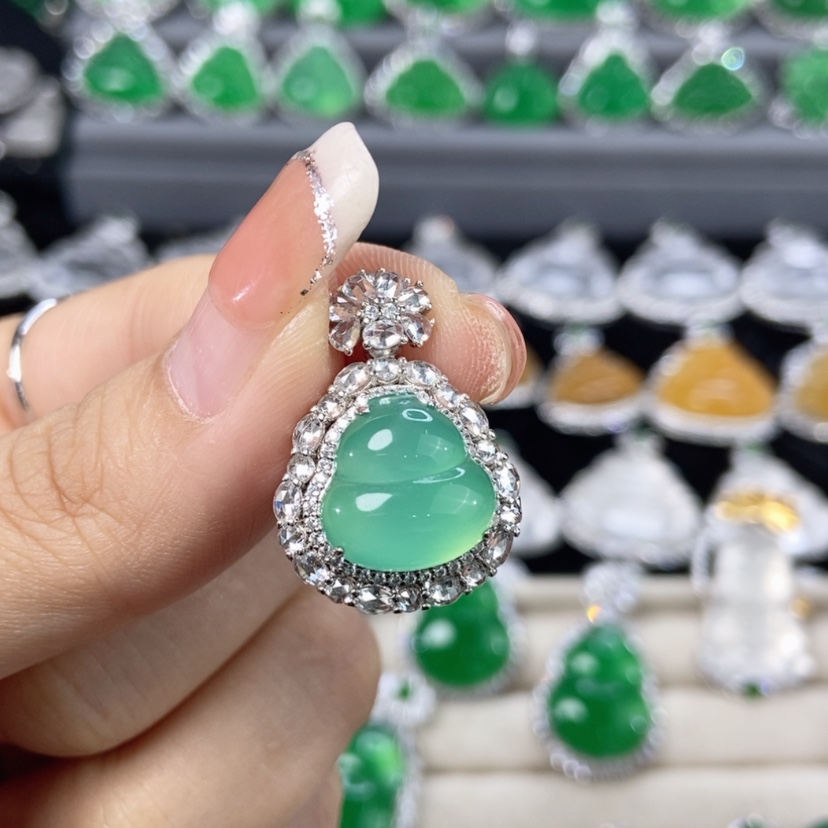 【闪购商品】玛瑙/玉髓吊坠银S925镶嵌不****鸭