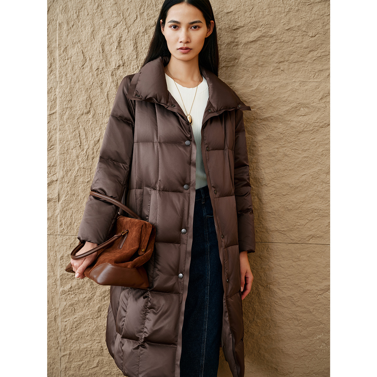 INSUN恩裳冬季时尚激光粘胶光面绗线中长款保暖羽绒服9C64508690