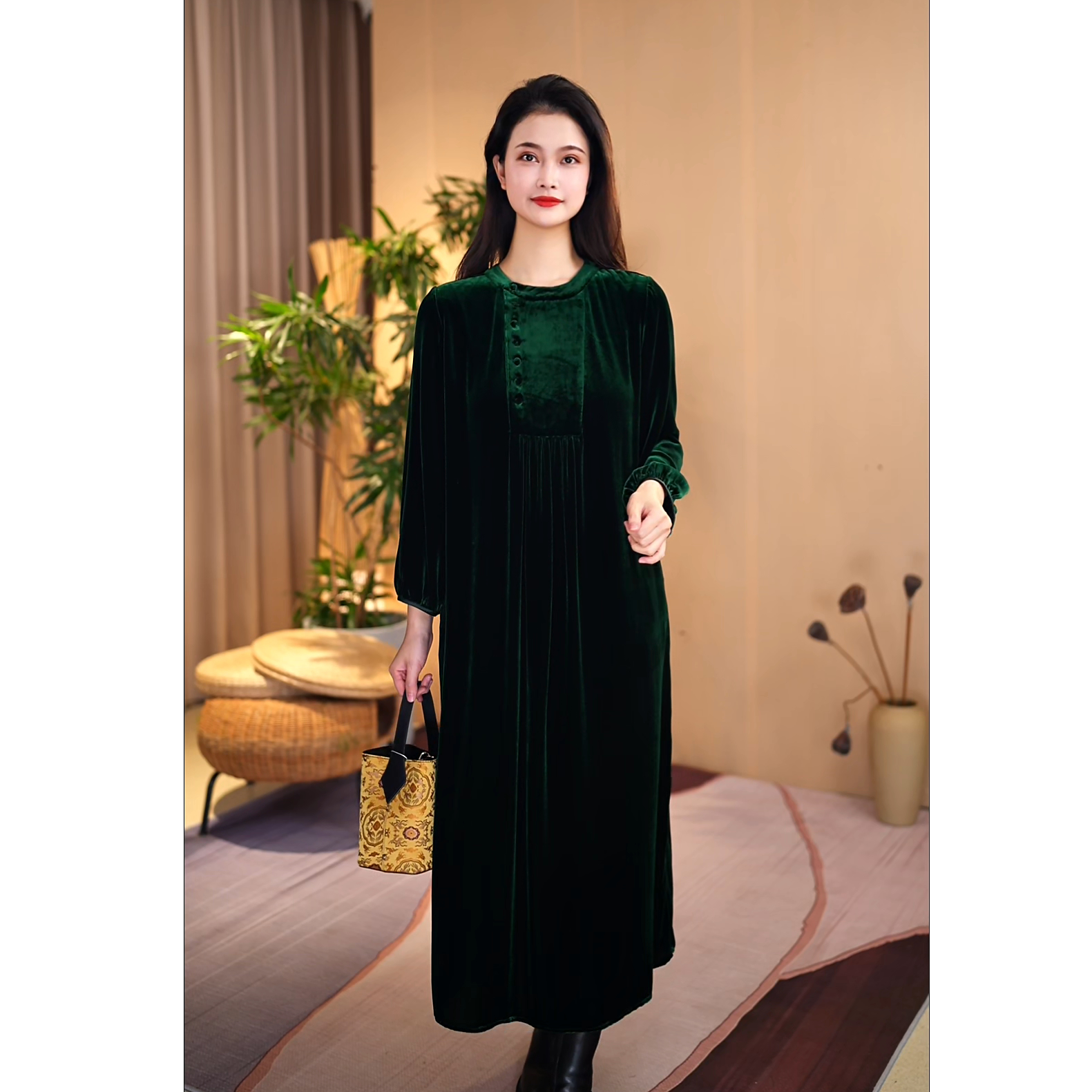 【貂蝉】气质百搭款极简桑蚕丝丝绒连衣裙 Y2024178Y