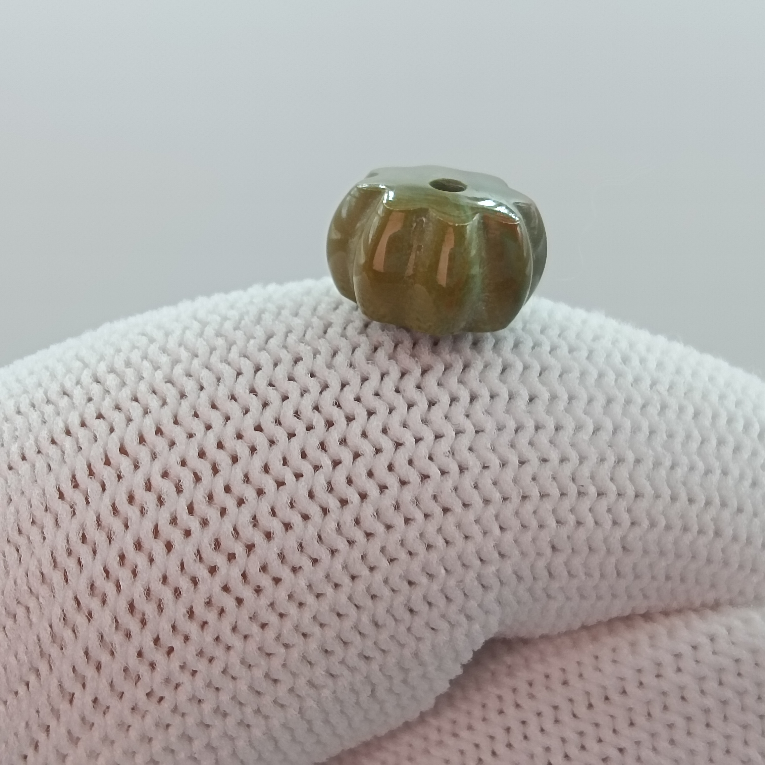 原矿绿松石高瓷精雕南瓜珠