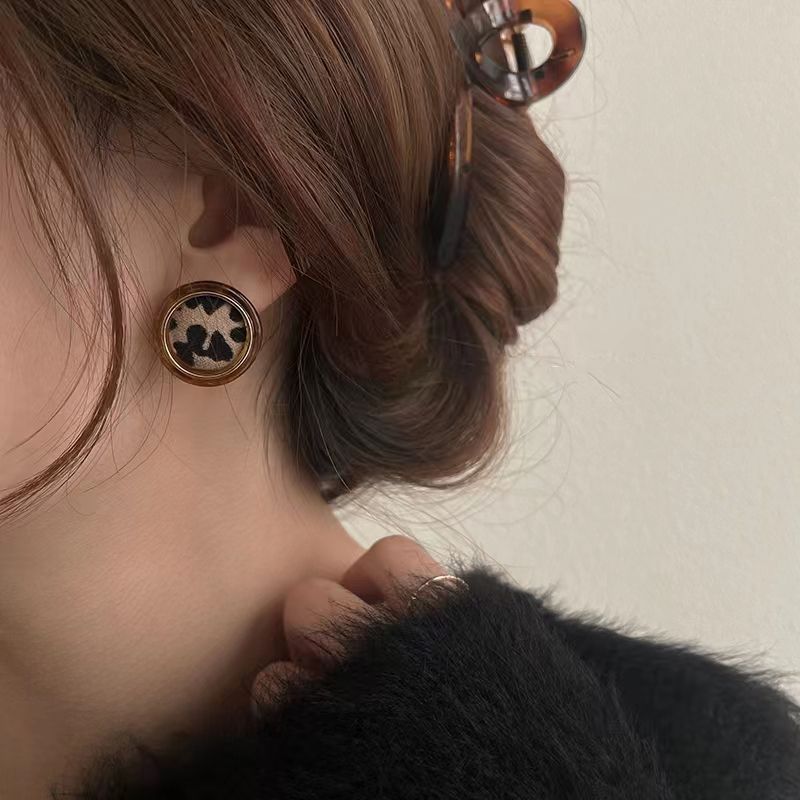 韩国东大门豹纹耳钉2023新款爆款网红女秋冬轻奢高级感气质耳饰
