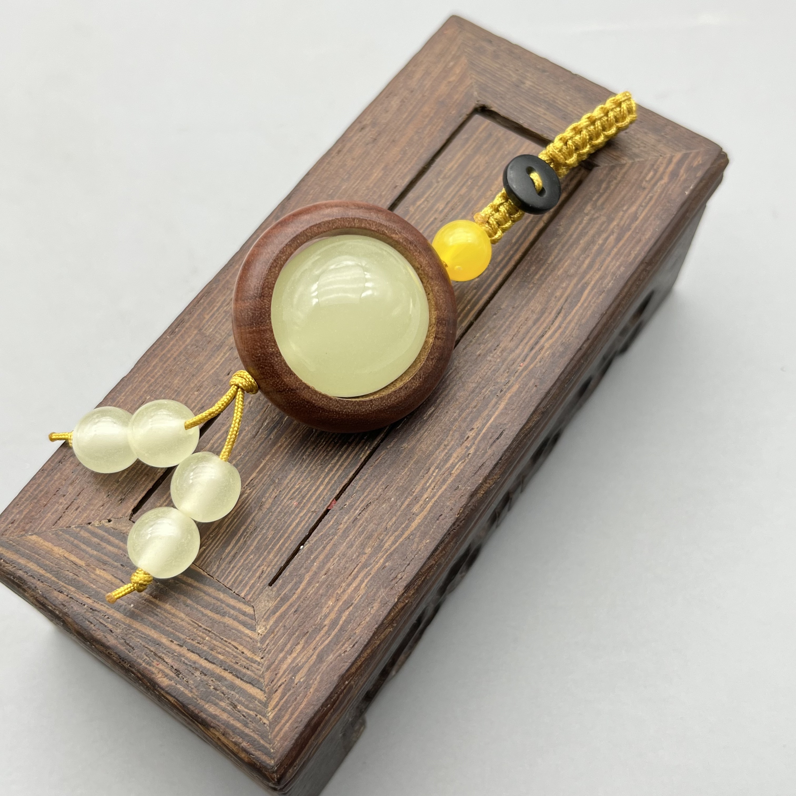 WW675-花梨木夜光球包挂钥匙扣