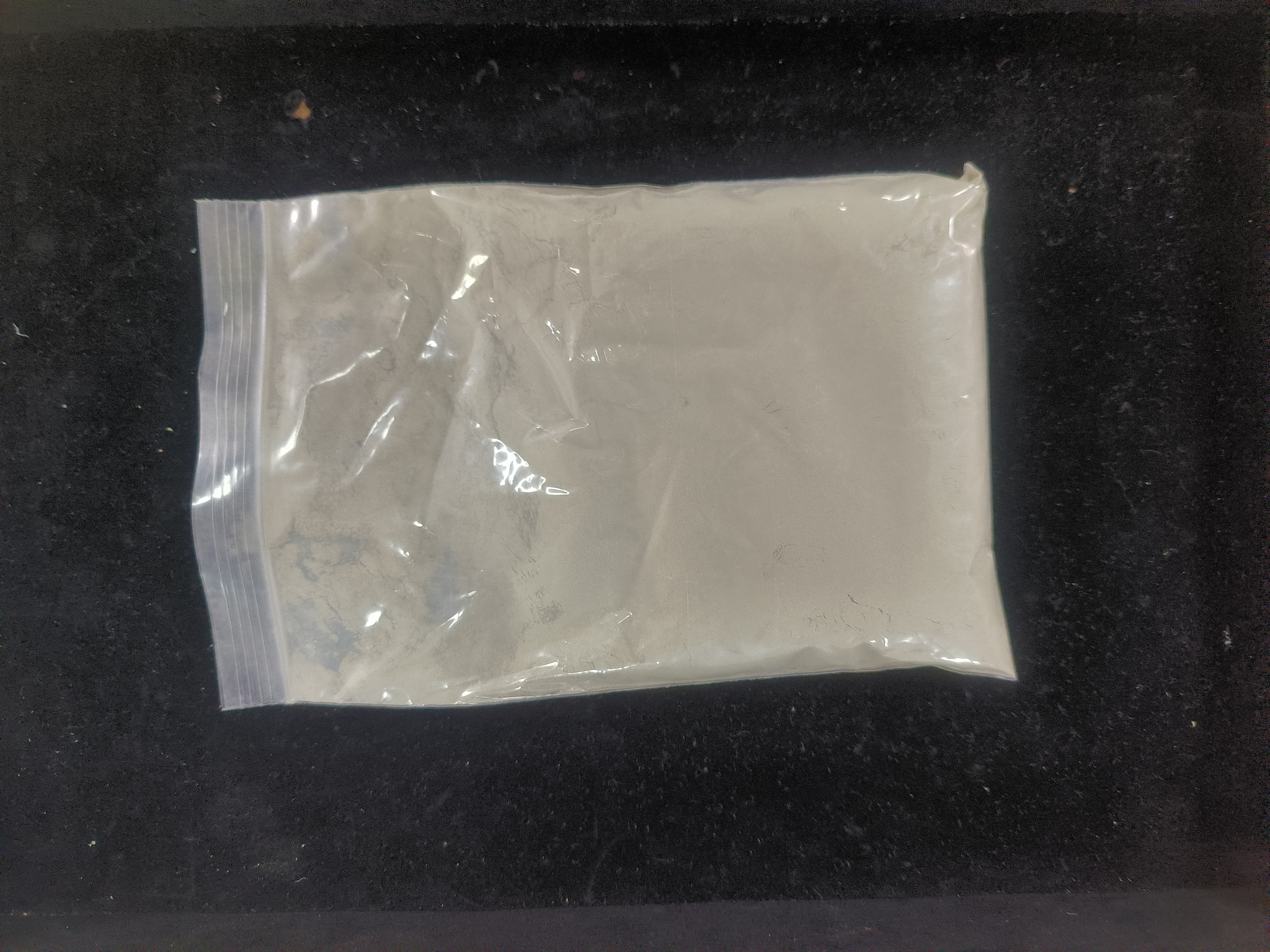 营养土，清理完之后，撒一撒拍一拍