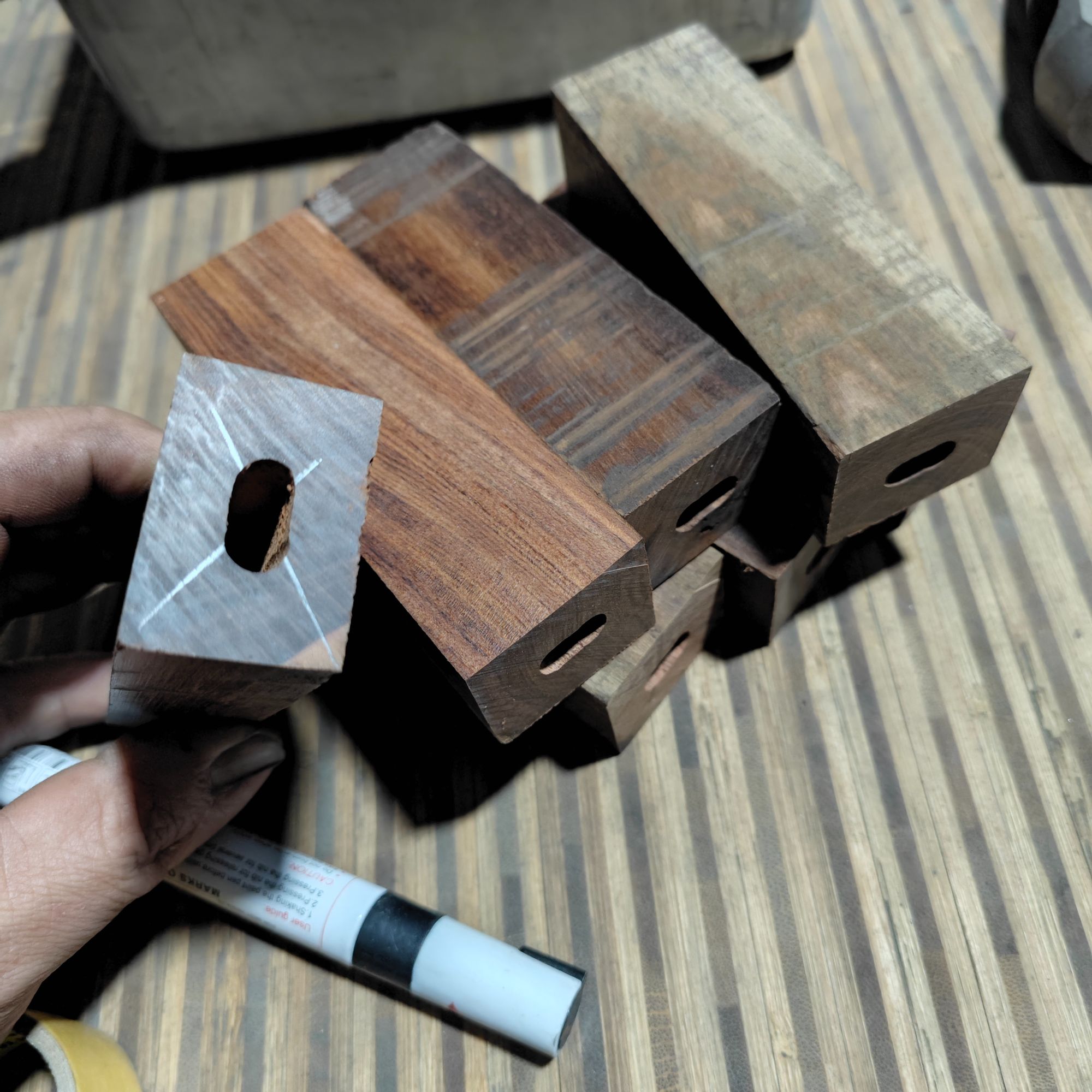 红木手柄方料预先开孔6.5*18*95，单独拍下不发货和毛坯一起发