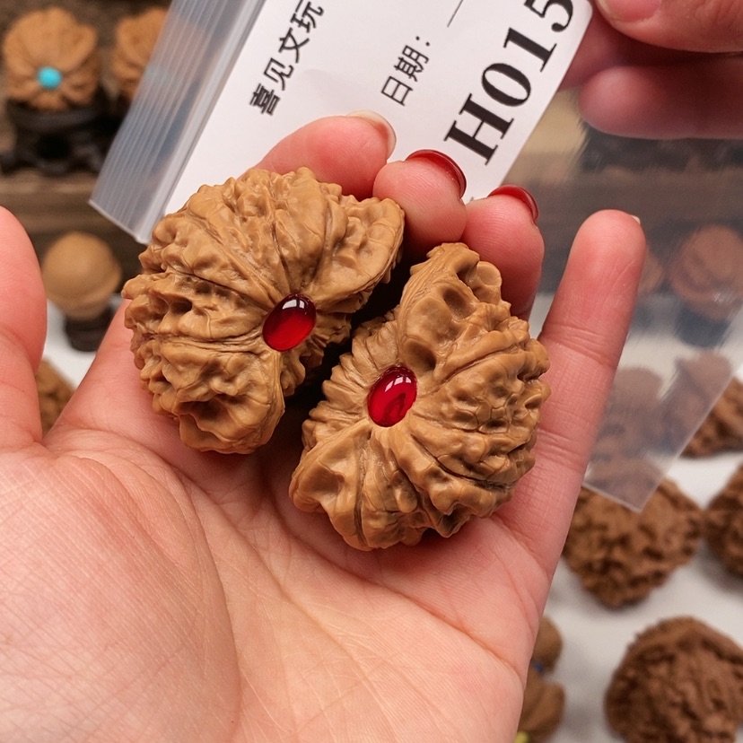 【闪购商品】文玩核桃吊坠费***颱