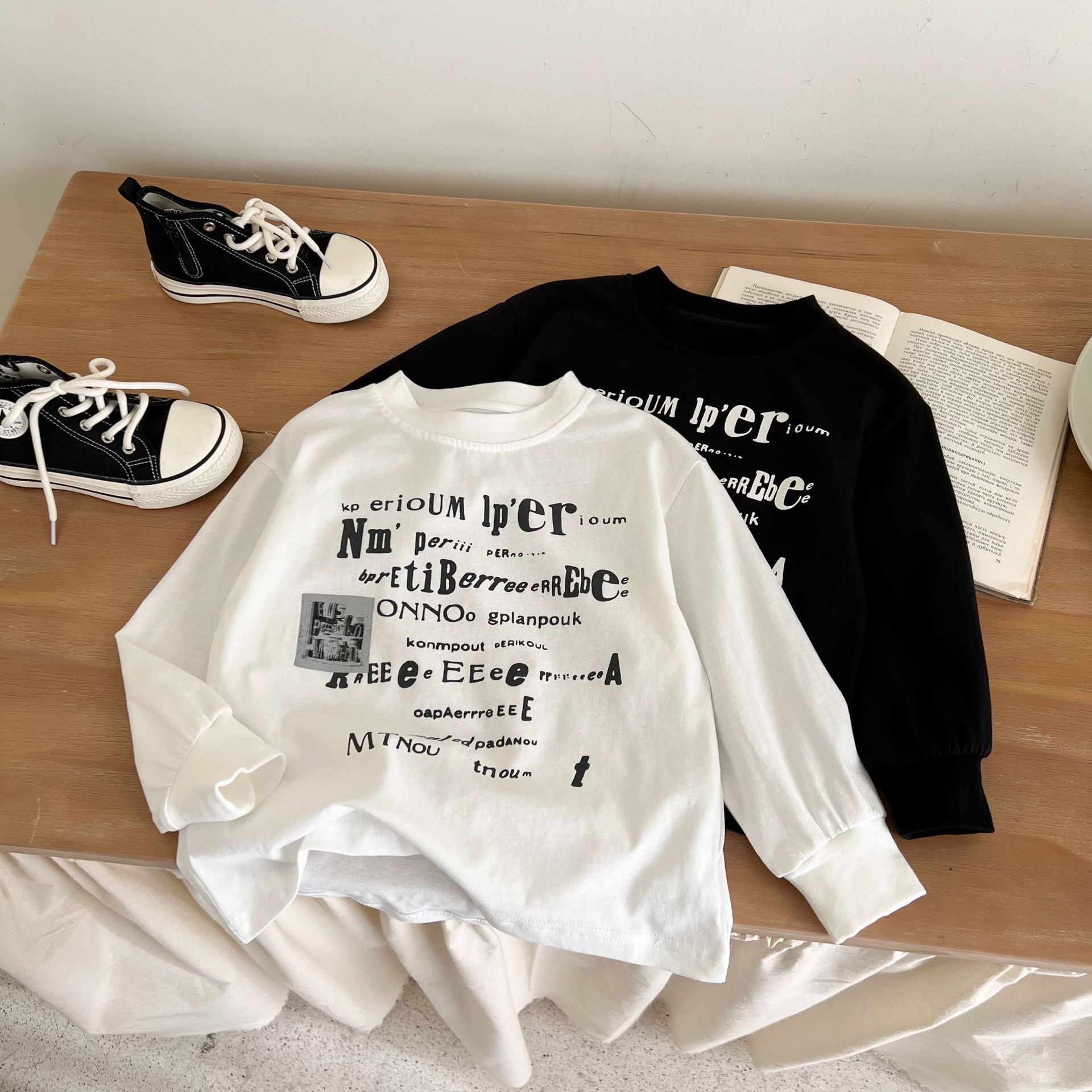 儿童圆领纯色字母打底衫 男童圆领长袖2025春款款男宝宝时尚上衣