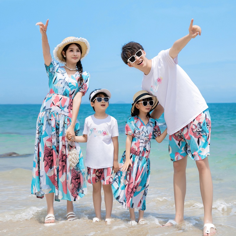 亲子装三亚旅游母女沙滩裙一家三四口海边旅游度假超仙连衣裙长裙