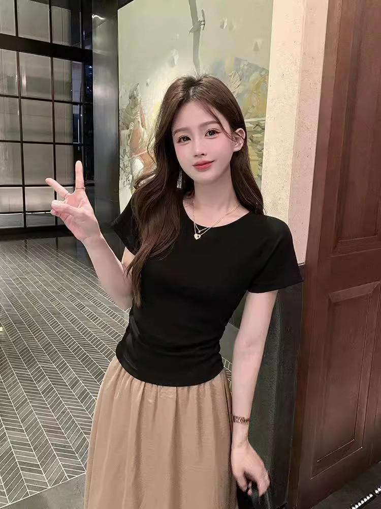黑色辣妹心机短款T恤夏季后背镂空设计感修身褶皱收腰短袖上衣女