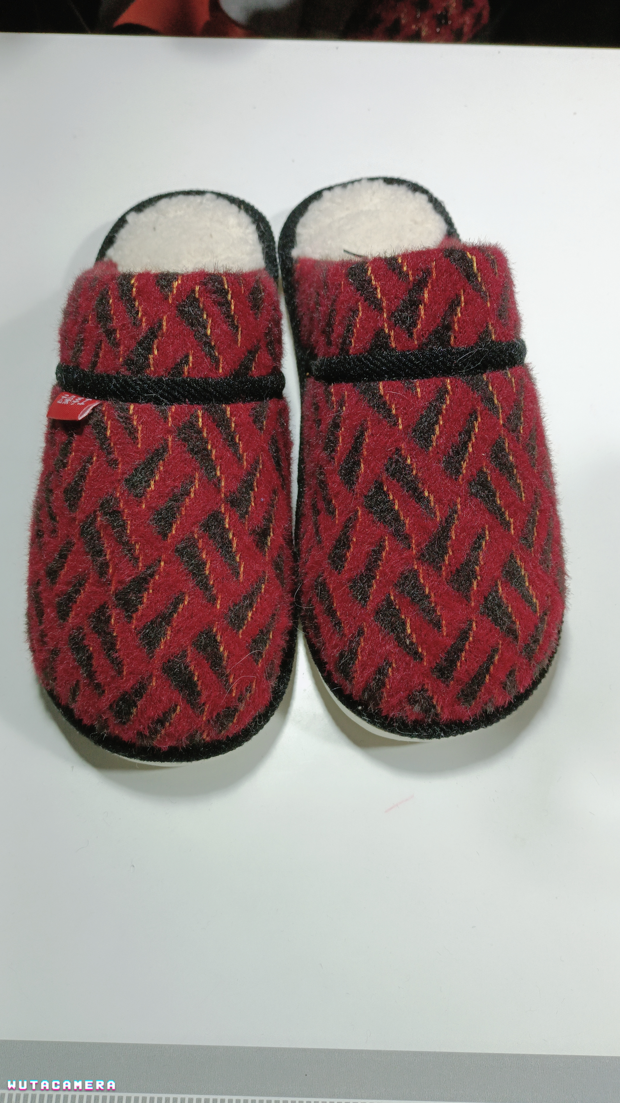 毛绒棉拖鞋红色休闲耐磨鞋子，颜色尺码找客服备注为准，2双包邮