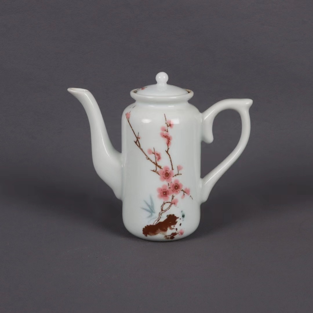 景德镇翠竹红梅陶瓷壶